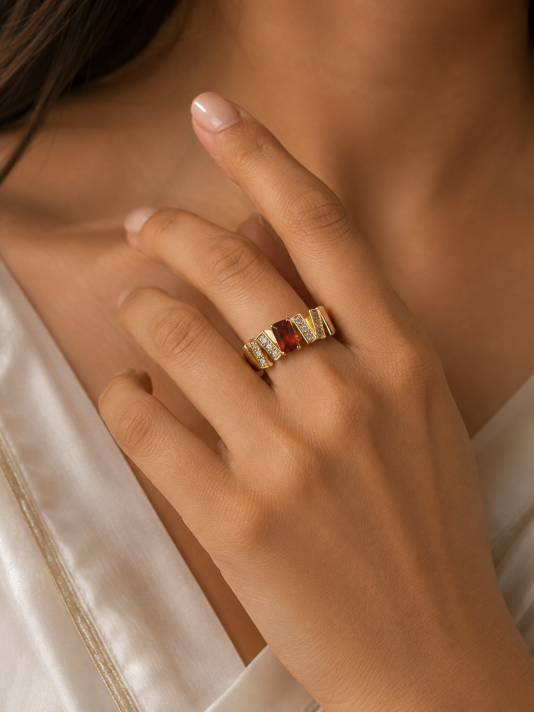 Garnet Art Deco Ring Showcase