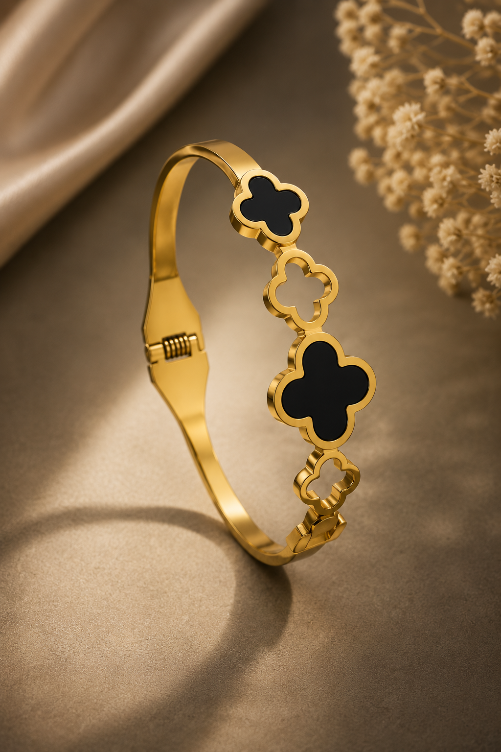 Eternal Clover Bracelet